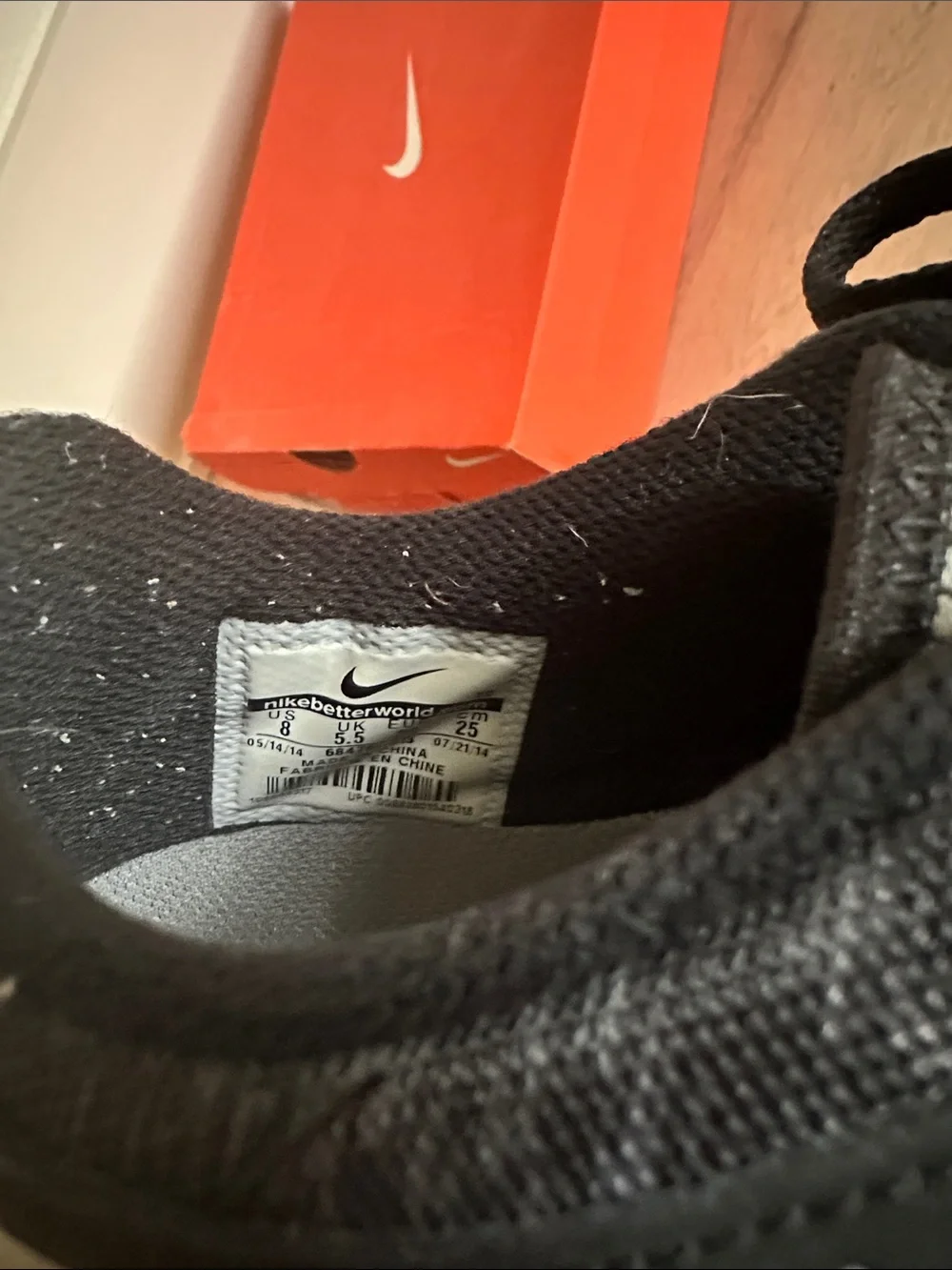Nike Women's Black and White Athletic Running Shoes Free 4.0 Flyknit